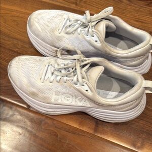 Hoka Bondi 8 Sneakers